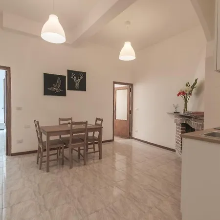 Vicolo Del Cinque Trastevere Апартаменты